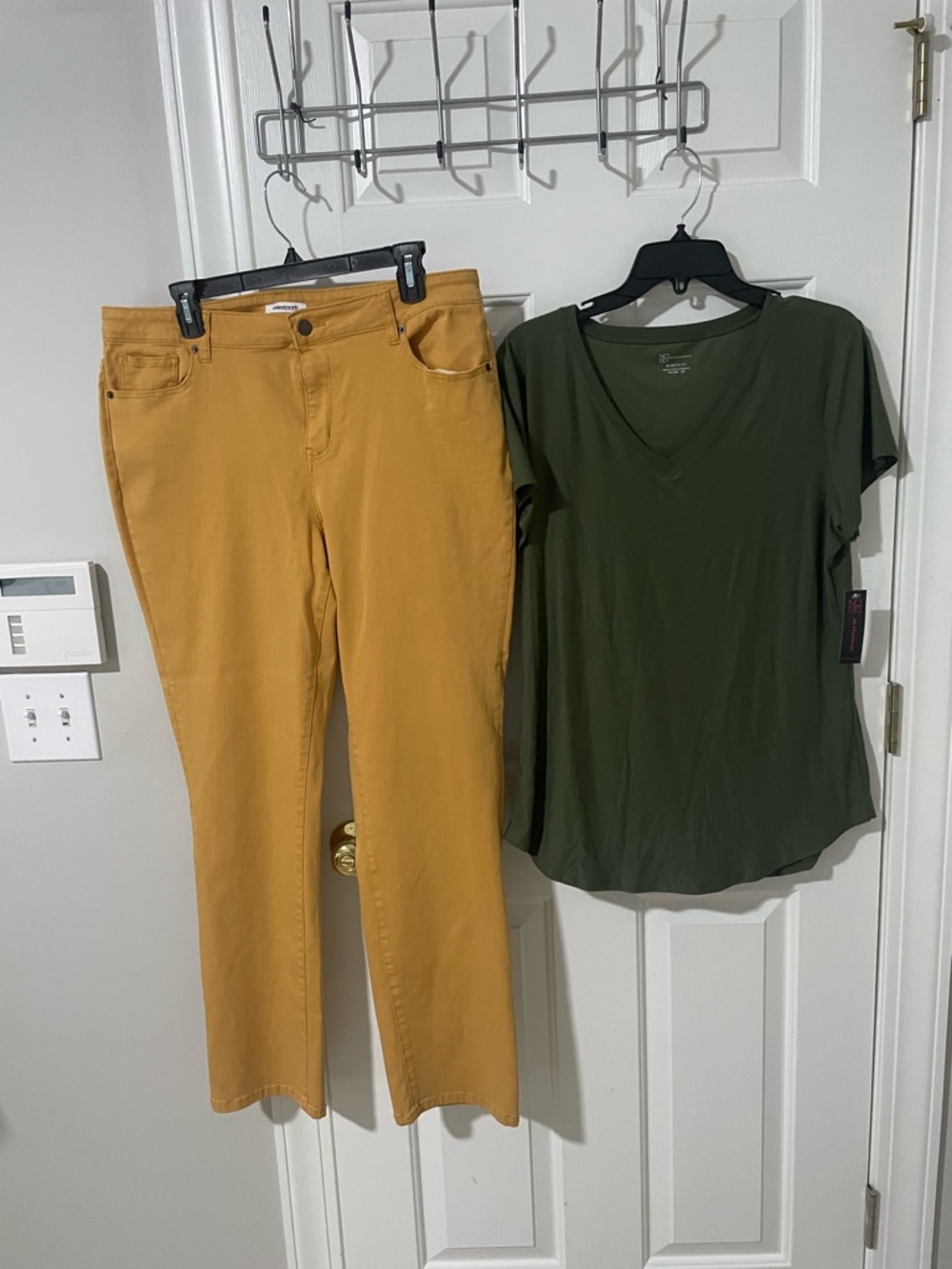 Westport stretchy jeans 16 4 xl  top nwt olive